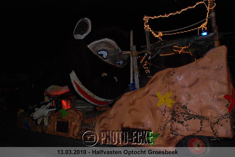 051.jpg